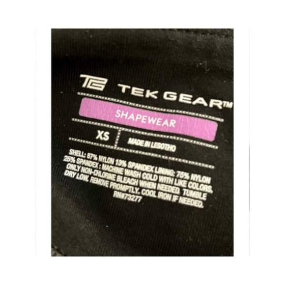 Women's Tek Gear Shapewear Capri Pants. Black. Size XS - Picture 2 of 2